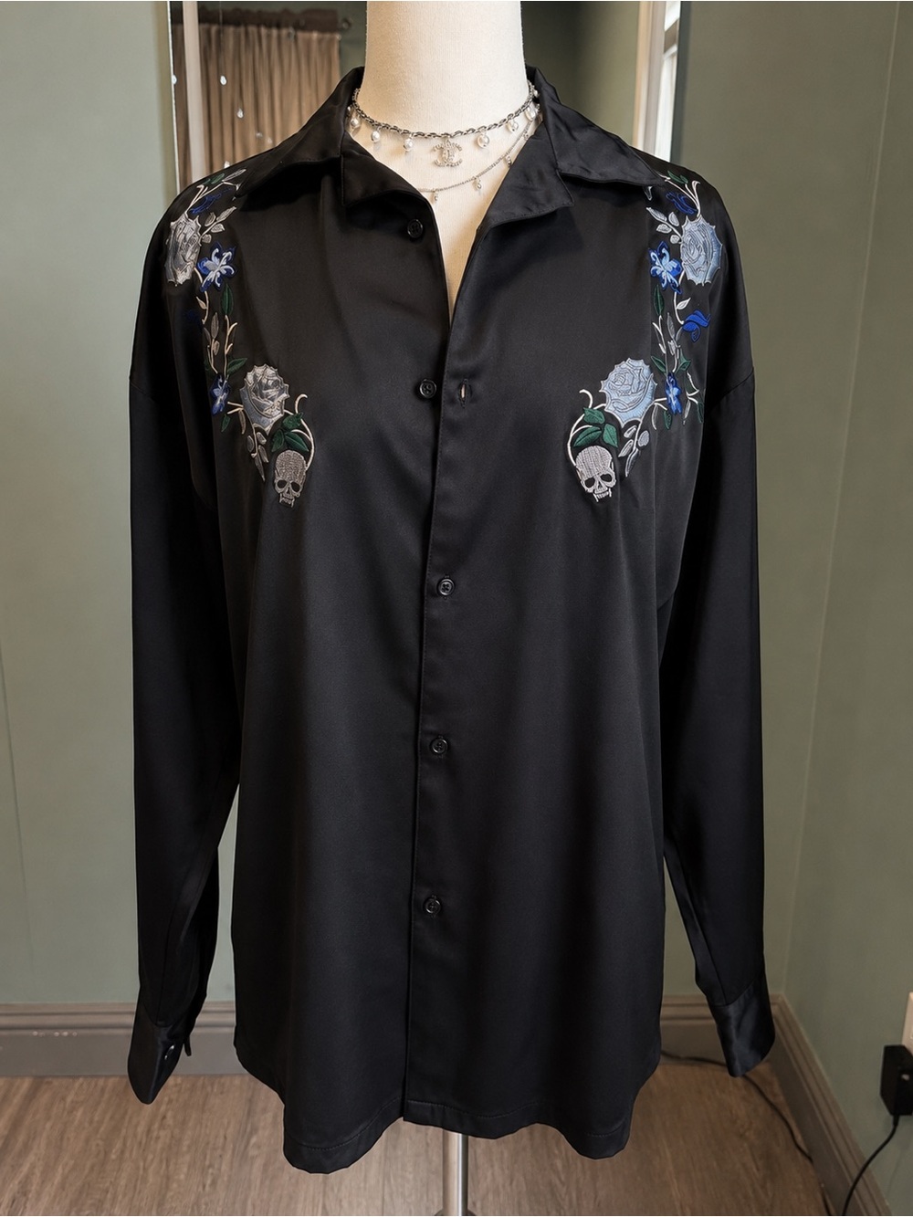 Japanese gothic embroidered satin shirt dress ✨